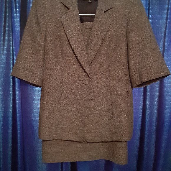 Anne Klein 2 Pc Grey Short Sleeve Suit - Picture 3 of 15